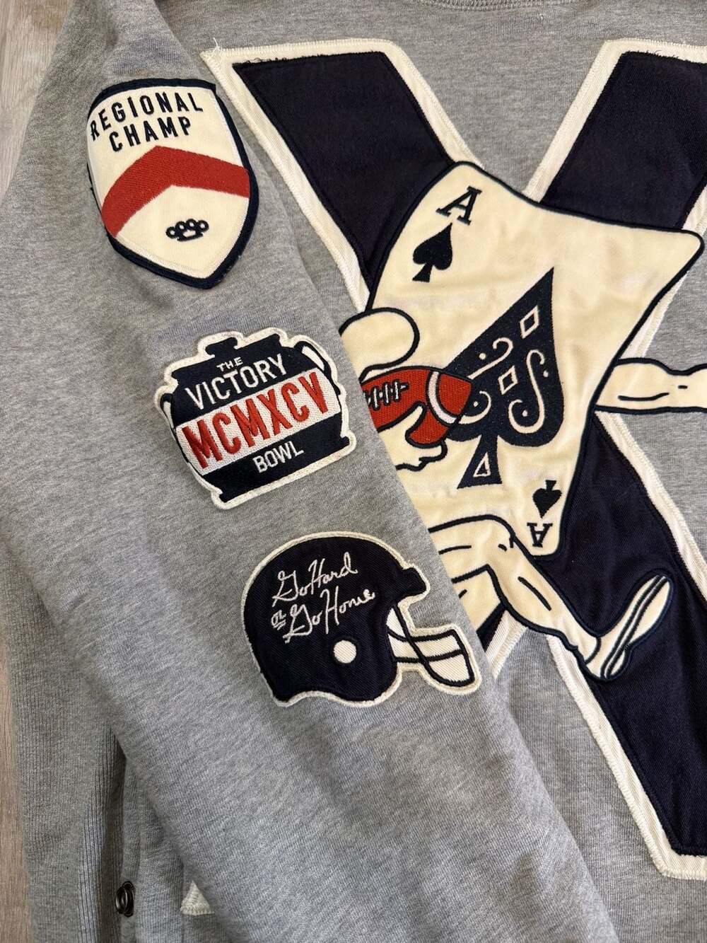 Vintage 10.Deep Victory MCMXCV Wildcards Aces Football Graphic Patch Sweatshirt - Picture 9 of 11